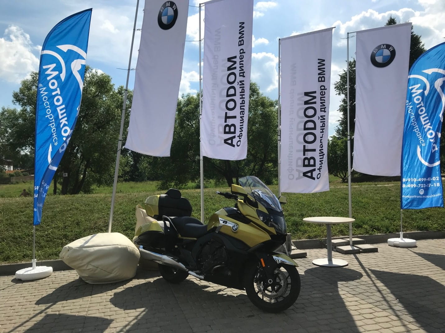 На протяжении двух дней, гости фестиваля наслаждались красотой местных пейзажей, участвовали в квестах и конкурсах в рамках программы фестиваля, и конечно же, все желающие смогли пройти тест- райд мотоциклов BMW. 
